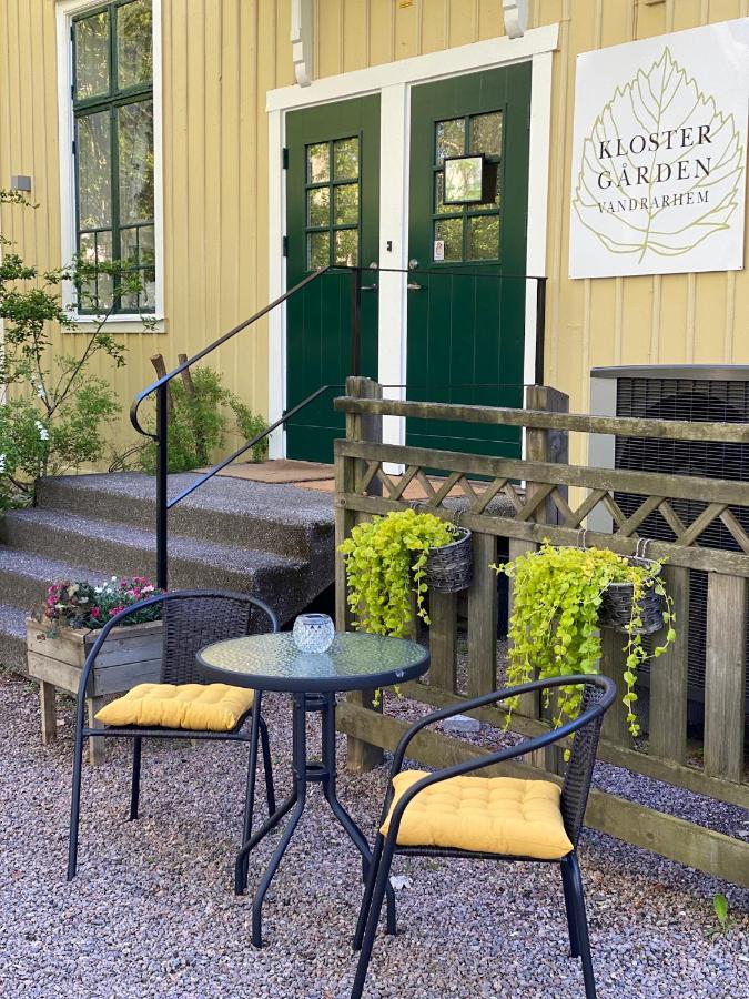 Klostergardens Vandrarhem Varnhem Exterior photo