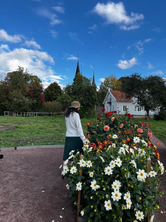 Klostergardens Vandrarhem Varnhem Exterior photo