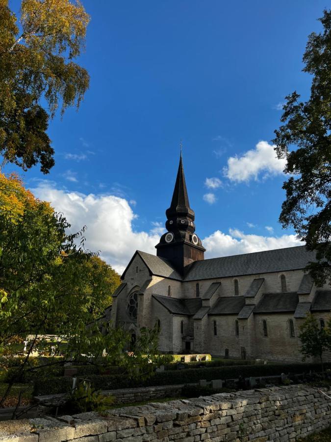 Klostergardens Vandrarhem Varnhem Exterior photo